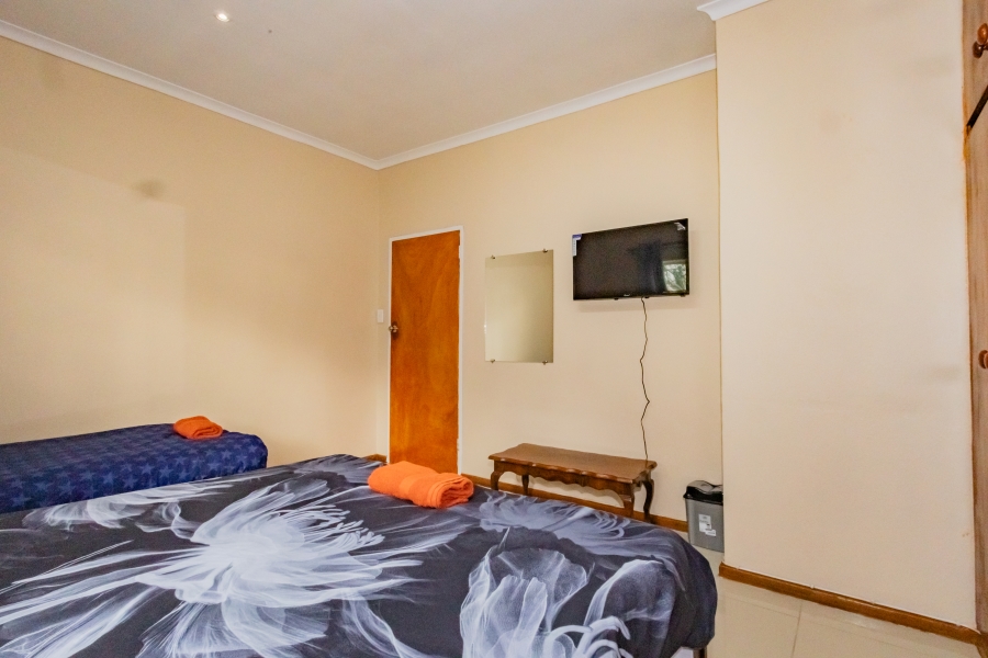 7 Bedroom Property for Sale in Parow Valley Western Cape